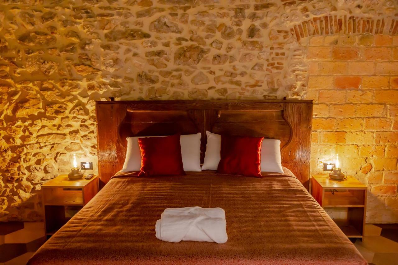 La Rondine Bed & Breakfast Tagliacozzo Bagian luar foto