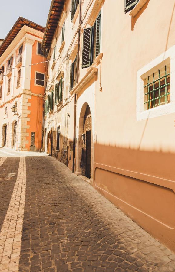 La Rondine Bed & Breakfast Tagliacozzo Bagian luar foto